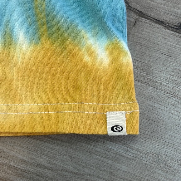 🔆RIP CURL🔆 SALTY SEA TIE DYE TEE SHIRT - Picture 8 of 10